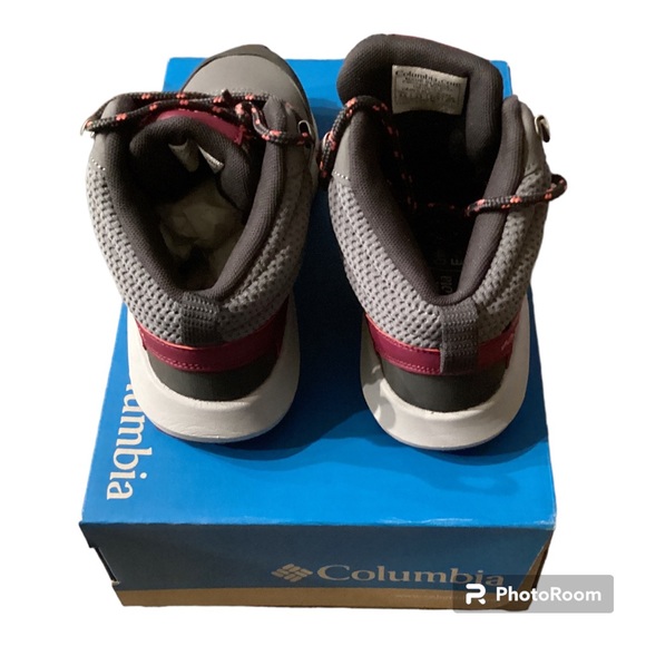 NWT- Box included. Columbia Trailstorm Peak boots. Gray w/pink. 6.5 women’s - Picture 5 of 5